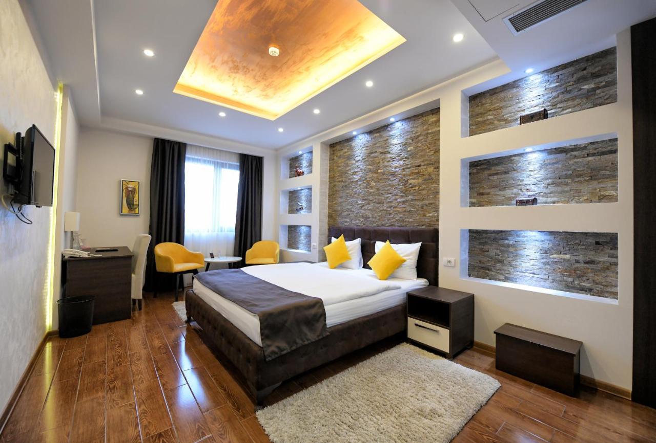 Garnet Hotel & Event Centar 루마 외부 사진
