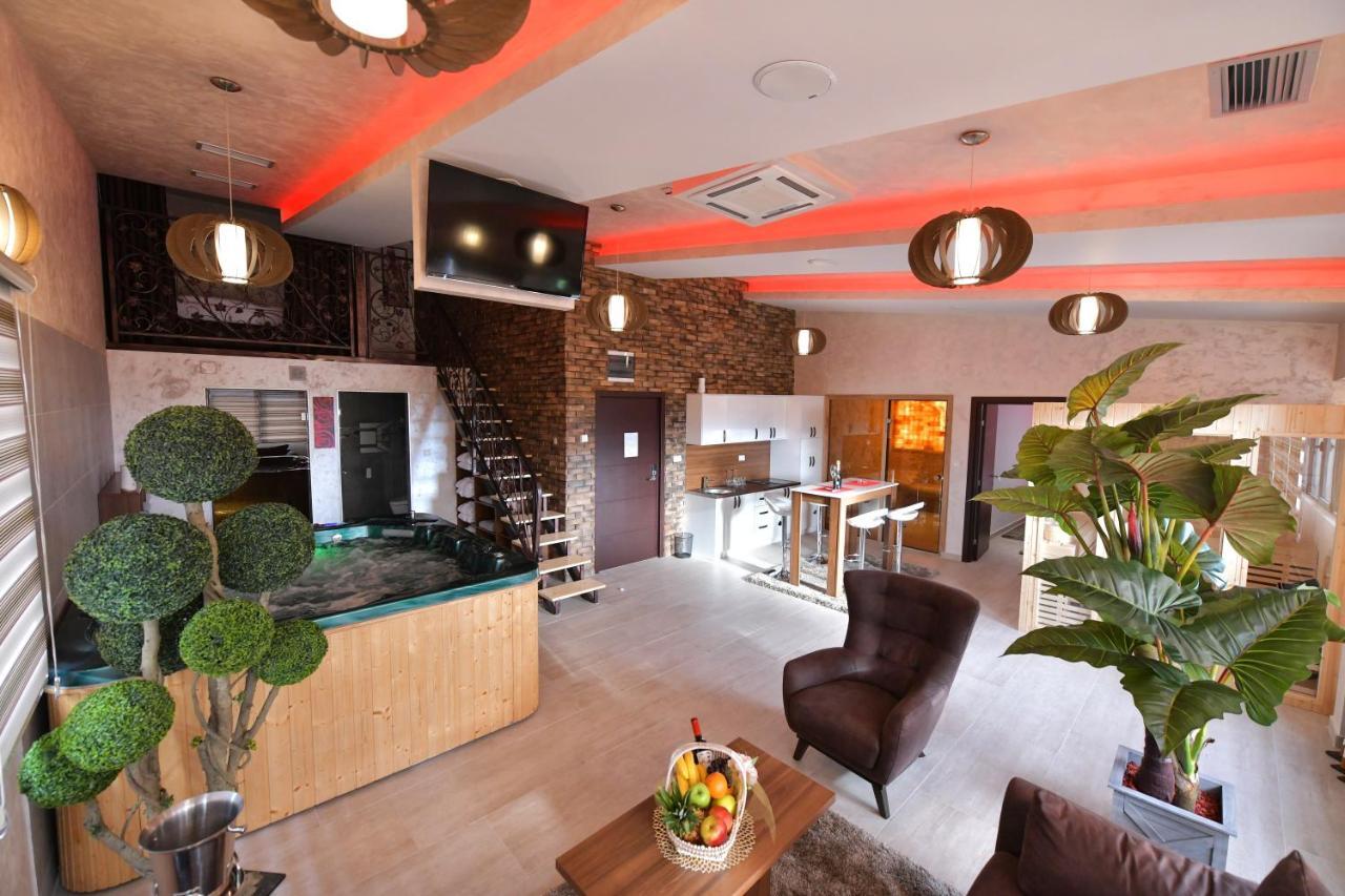 Garnet Hotel & Event Centar 루마 외부 사진