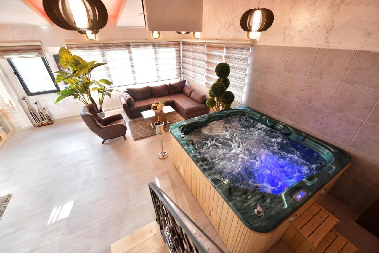 Garnet Hotel & Event Centar 루마 외부 사진