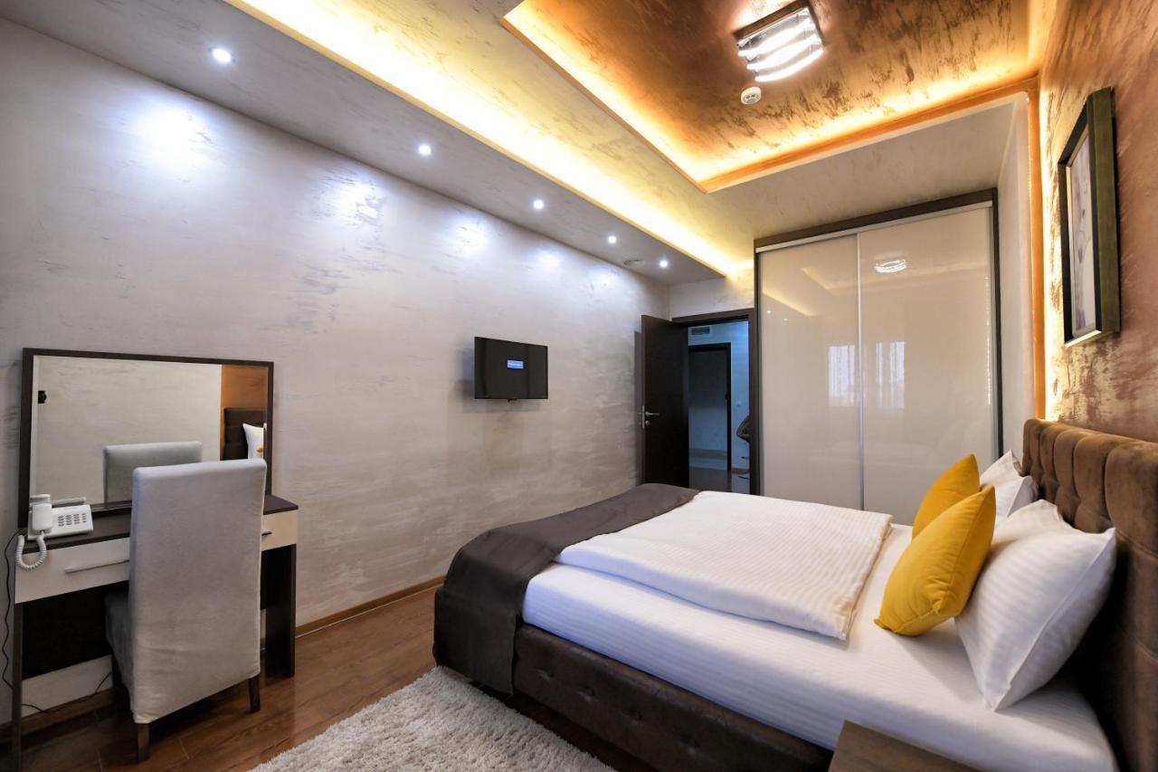 Garnet Hotel & Event Centar 루마 외부 사진