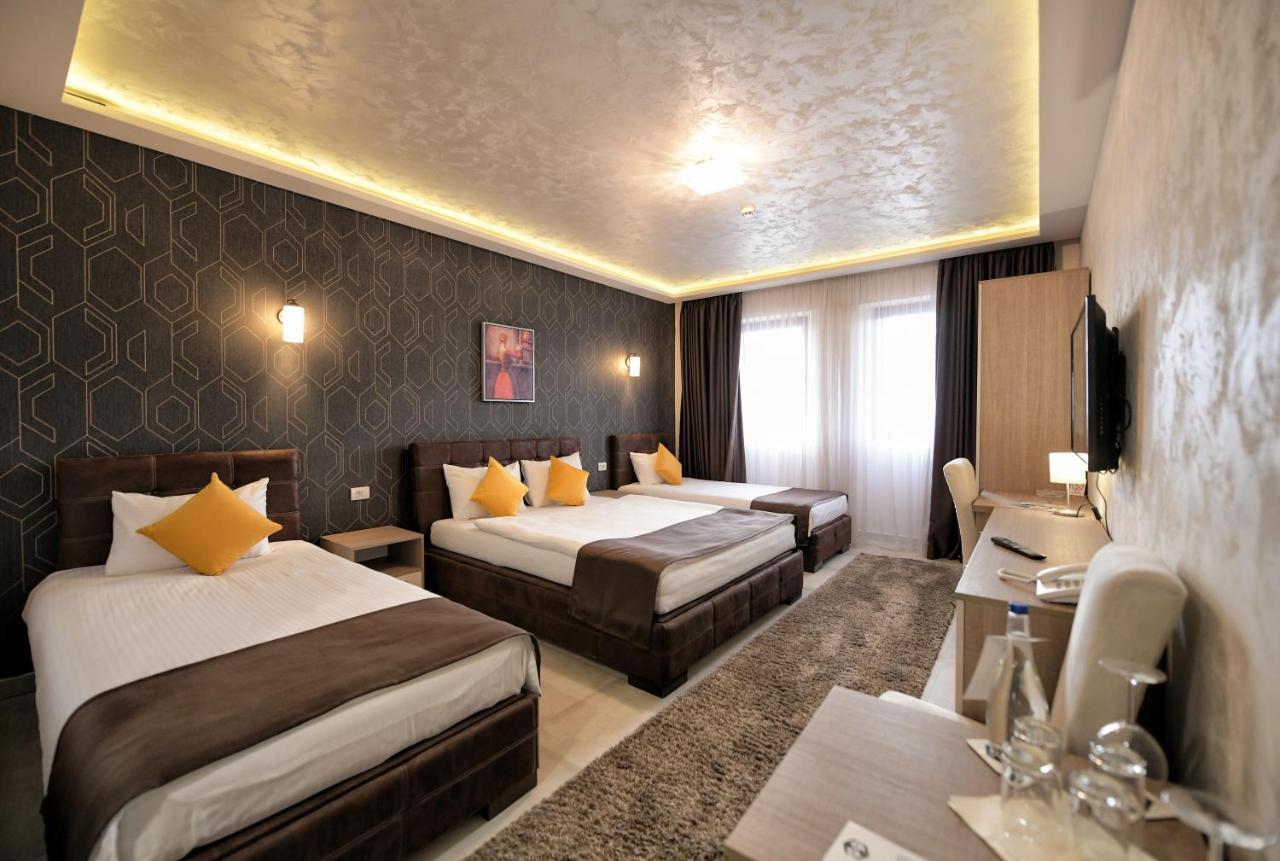 Garnet Hotel & Event Centar 루마 외부 사진