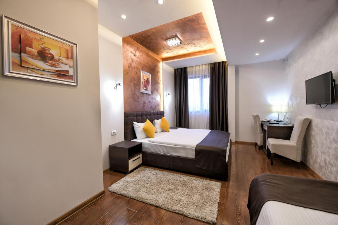 Garnet Hotel & Event Centar 루마 외부 사진