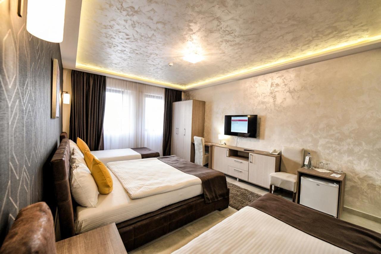Garnet Hotel & Event Centar 루마 외부 사진