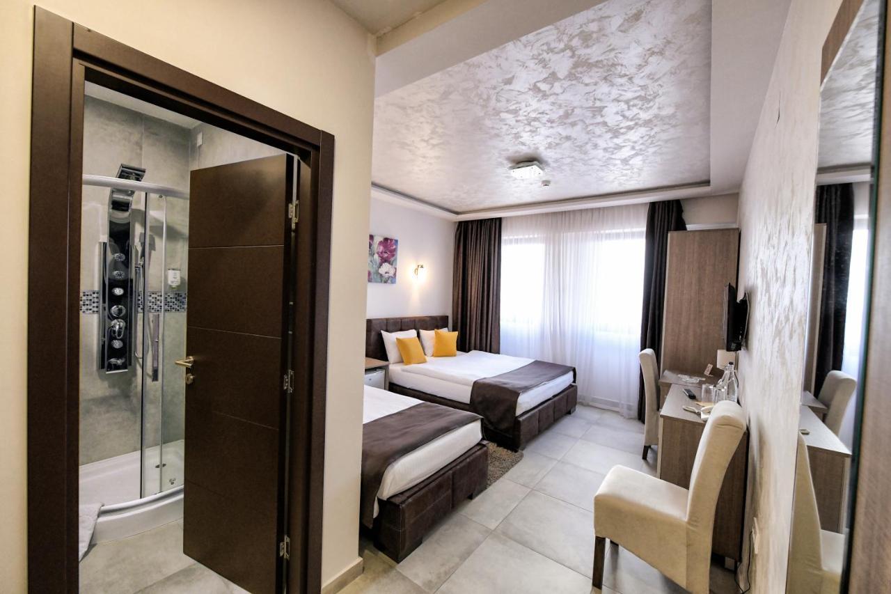 Garnet Hotel & Event Centar 루마 외부 사진