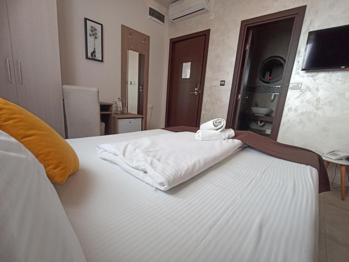 Garnet Hotel & Event Centar 루마 외부 사진