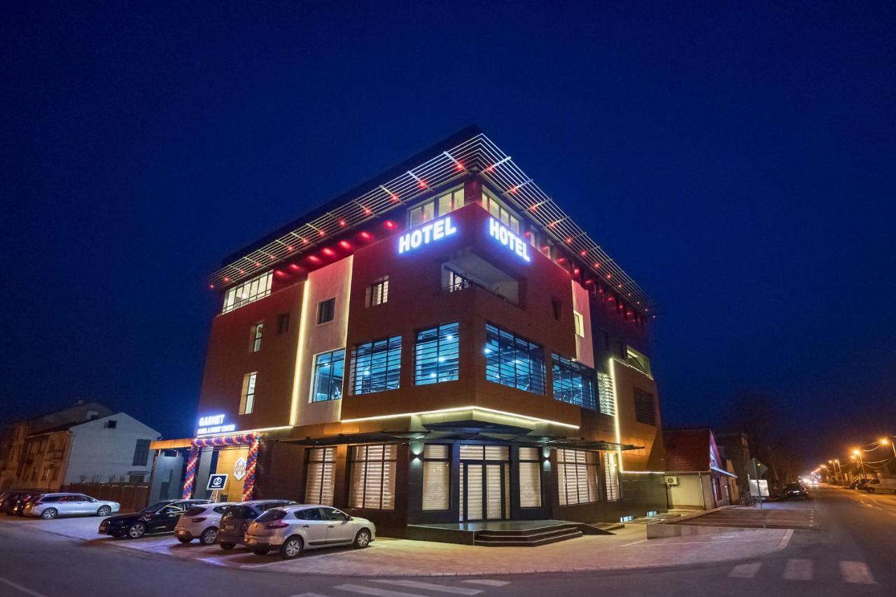 Garnet Hotel & Event Centar 루마 외부 사진