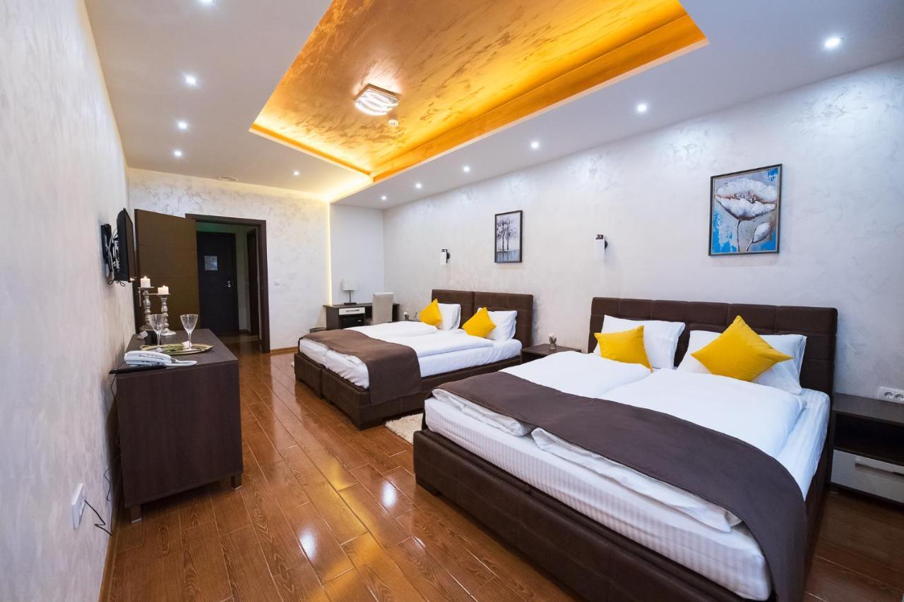 Garnet Hotel & Event Centar 루마 외부 사진