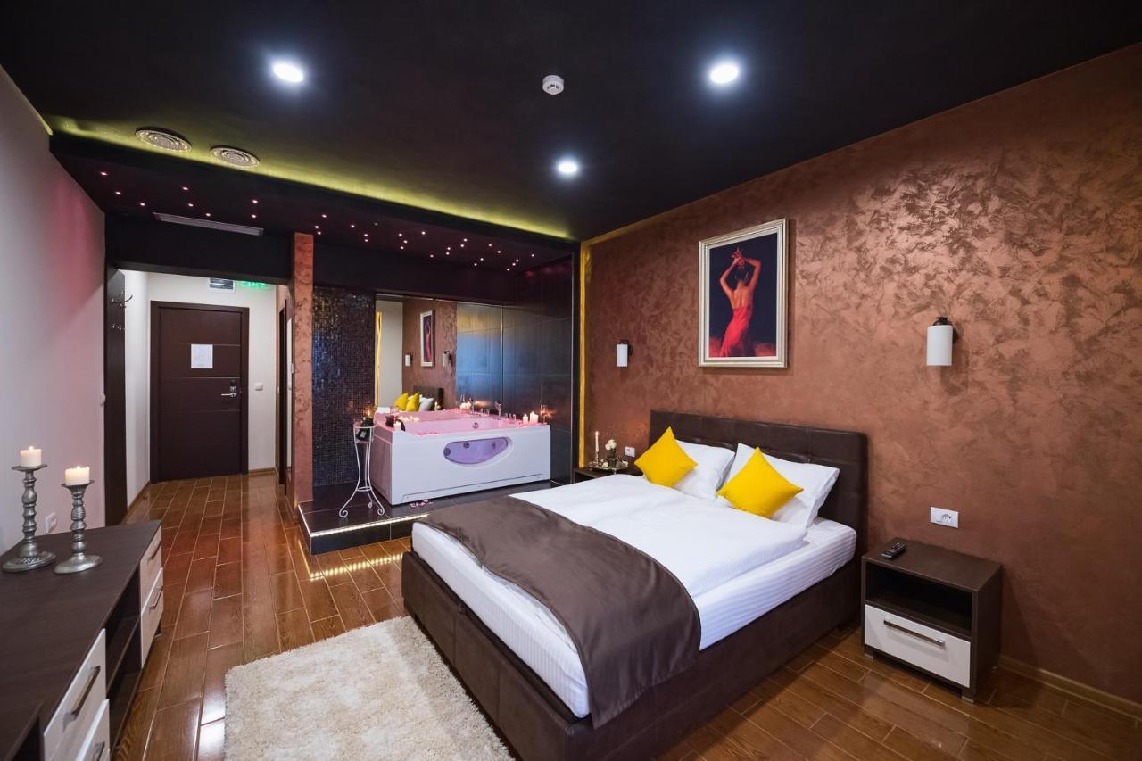 Garnet Hotel & Event Centar 루마 외부 사진