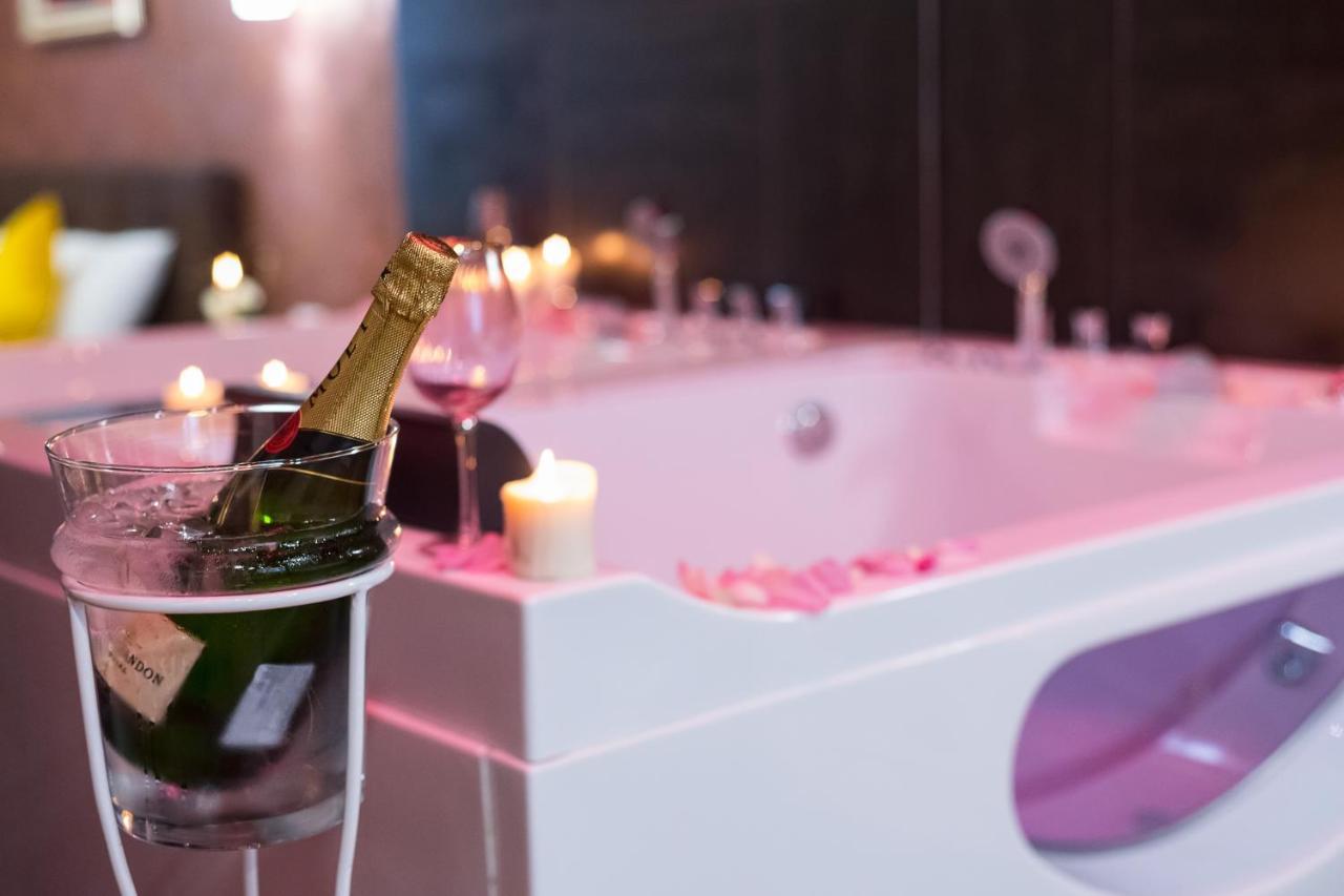 Garnet Hotel & Event Centar 루마 외부 사진