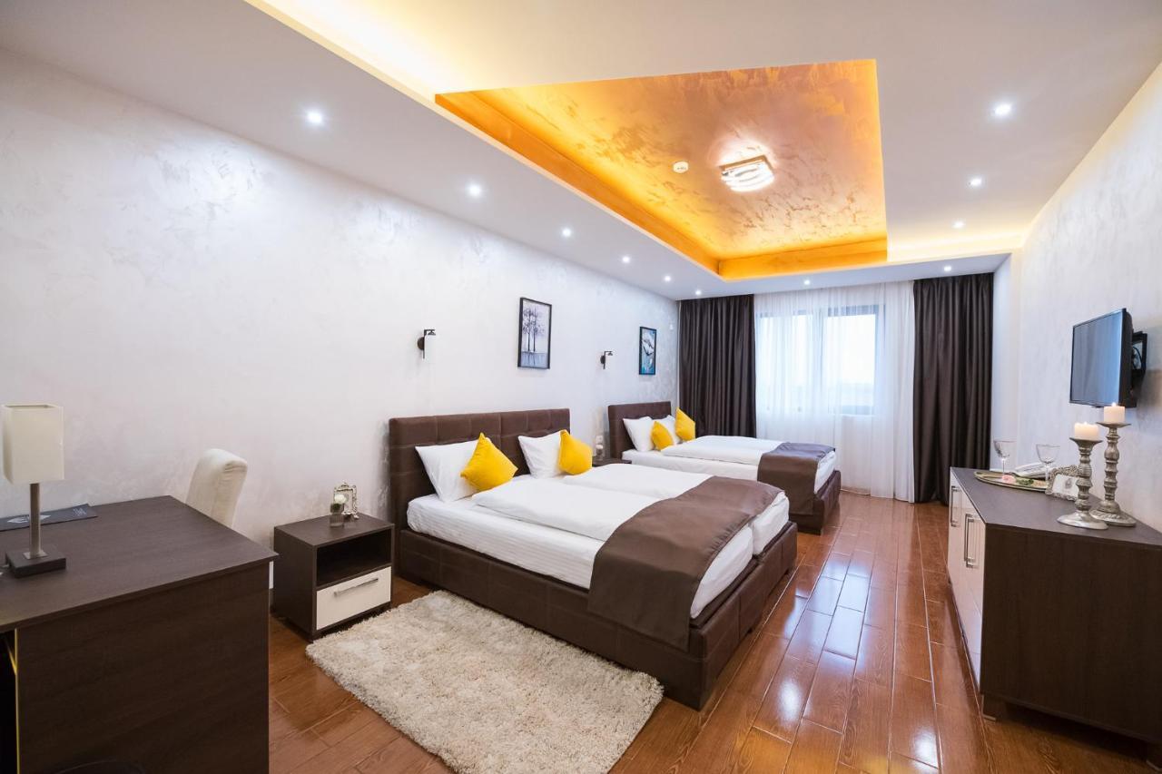 Garnet Hotel & Event Centar 루마 외부 사진