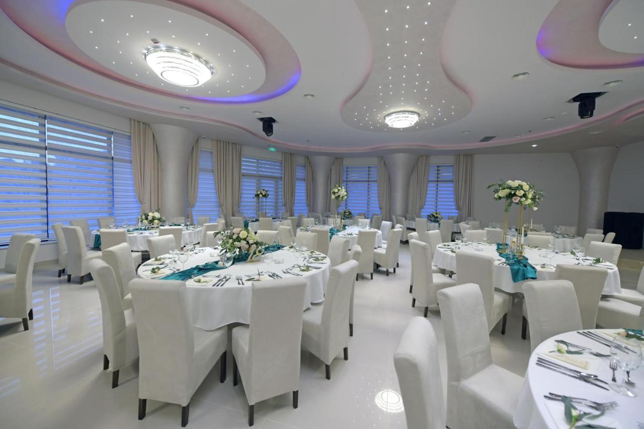 Garnet Hotel & Event Centar 루마 외부 사진