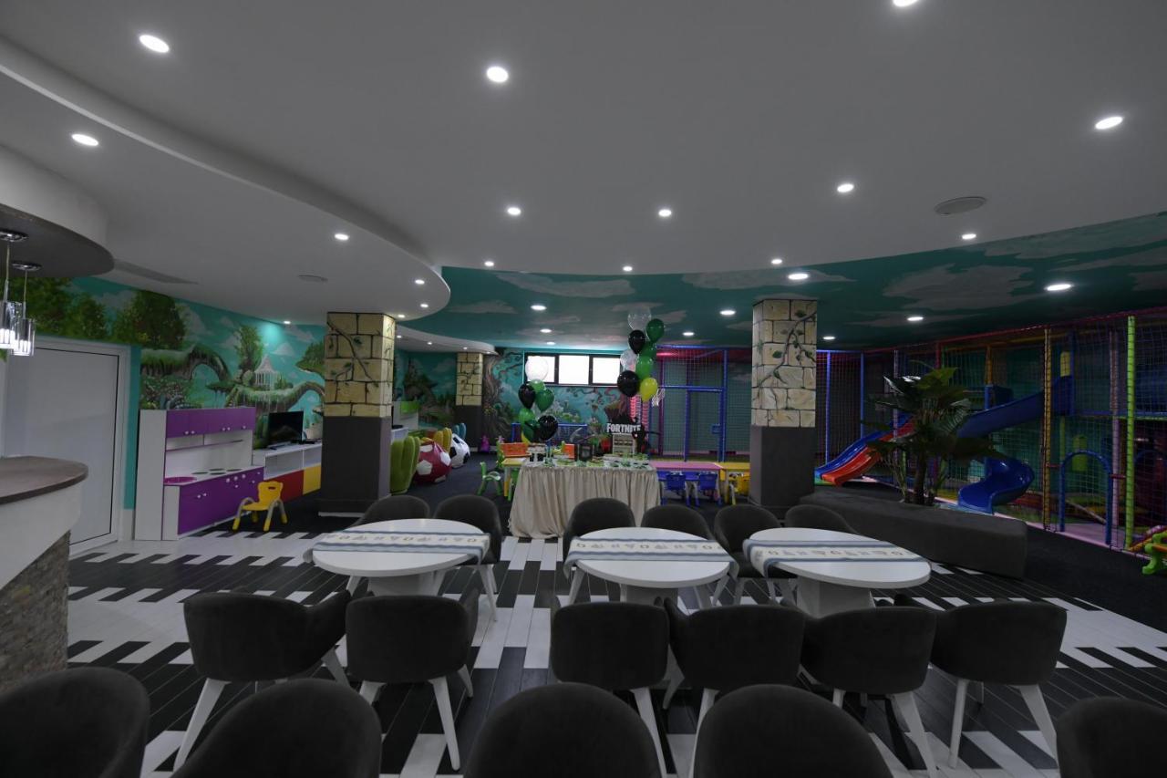Garnet Hotel & Event Centar 루마 외부 사진